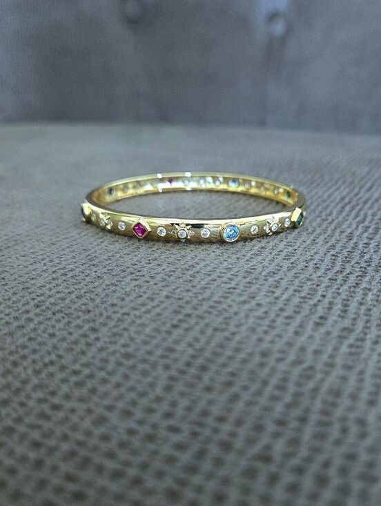 Zeyzey Jewelry - Zeyzey Thin Gold💛 Hinged Bracelet with Cubic Zirconias💎 - NWT